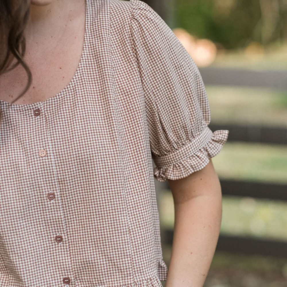 ISO Neuflora Leland Top In Gingham size Small